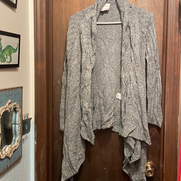 Romeo & Juliet Couture Gray Duster Sweater - Picture 1 of 7